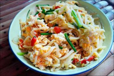 วิธีทำหน่อไม้ผัดไข่ สูตรอาหารไทยอร่อยๆ ทำกินเองได้