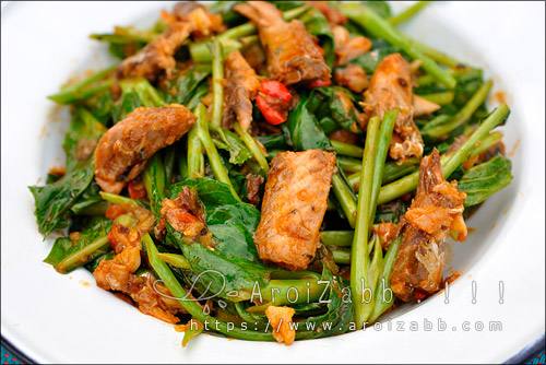 คะน้าปลากระป๋อง ไม่ลองไม่รู้หรอก ว่าอร่อยขนาดไหน