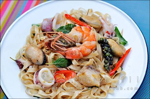 พาสต้า ผัดขี้เมาทะเล เต็มจานแบบนี้ กินหมดไหมนะ