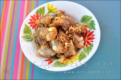 กระดูกหมูผัดกระเทียม อร่อยเคี้ยวมัน ทำกินเองง่ายๆ