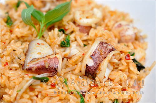 ข้าวผัดคลุกพริกแกงปลาหมึก เผ็ดนิดๆ แต่อร่อยนะ